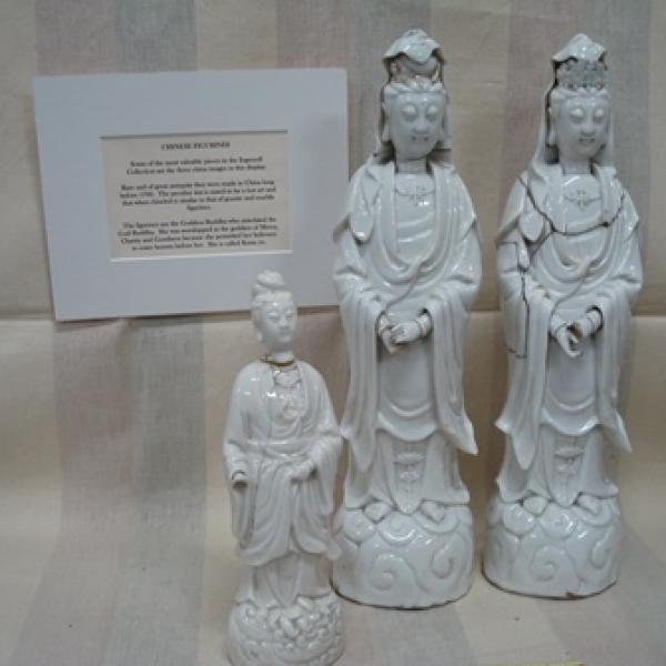 Chinese porcelain statues 