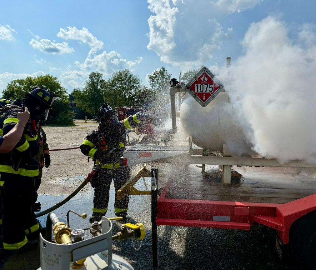 KFD crew doing gas training